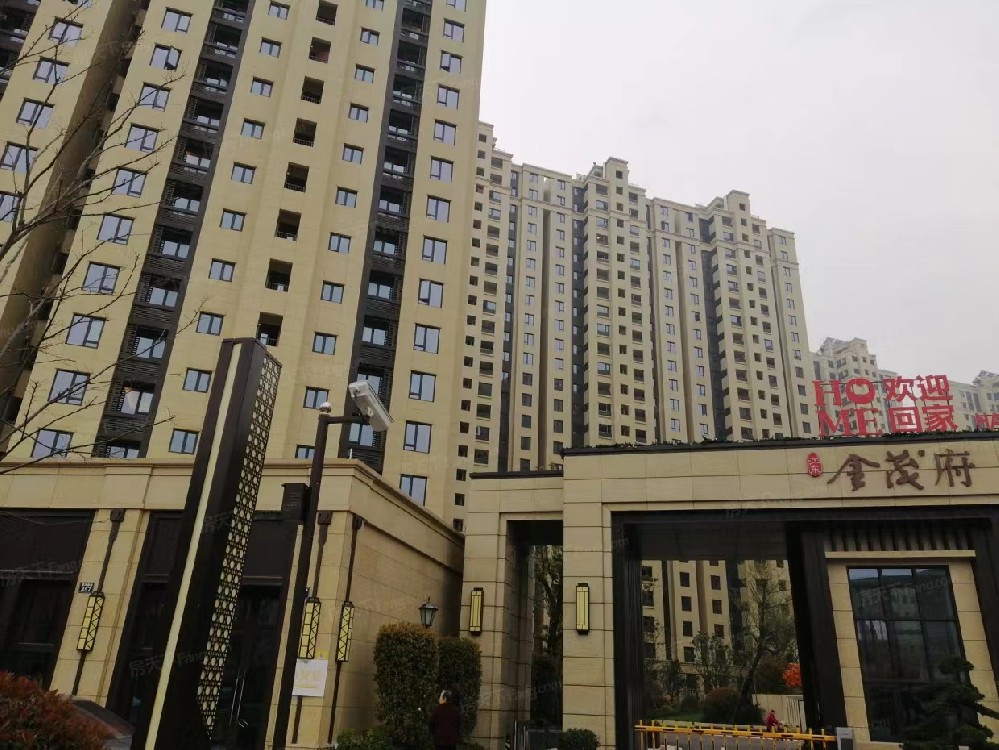 金茂府-钢网、挤塑板无机纤维吸音喷涂